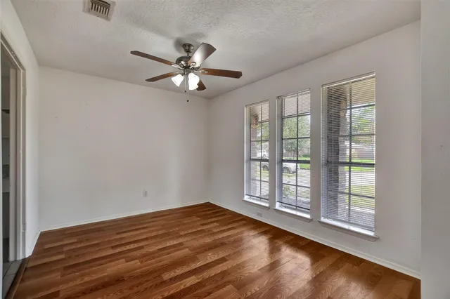 $2,250 | 1311 Oak Hollow Drive, Friendswood, TX 77546