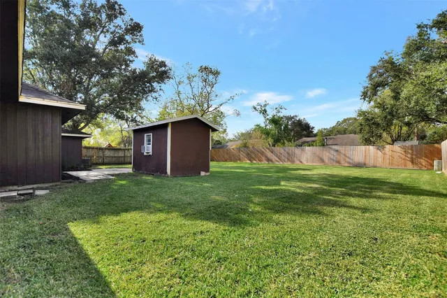 $2,250 | 1311 Oak Hollow Drive, Friendswood, TX 77546
