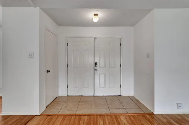 $2,250 | 1311 Oak Hollow Drive, Friendswood, TX 77546