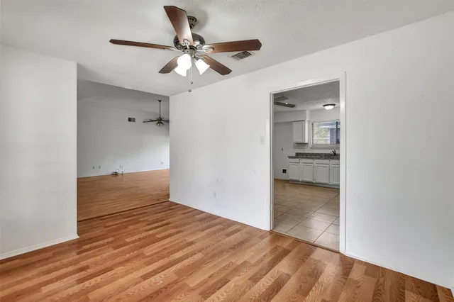 $2,250 | 1311 Oak Hollow Drive, Friendswood, TX 77546