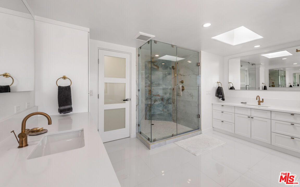 3461 Ocean Drive Oxnard, CA 93035 - Photo 13 of 30