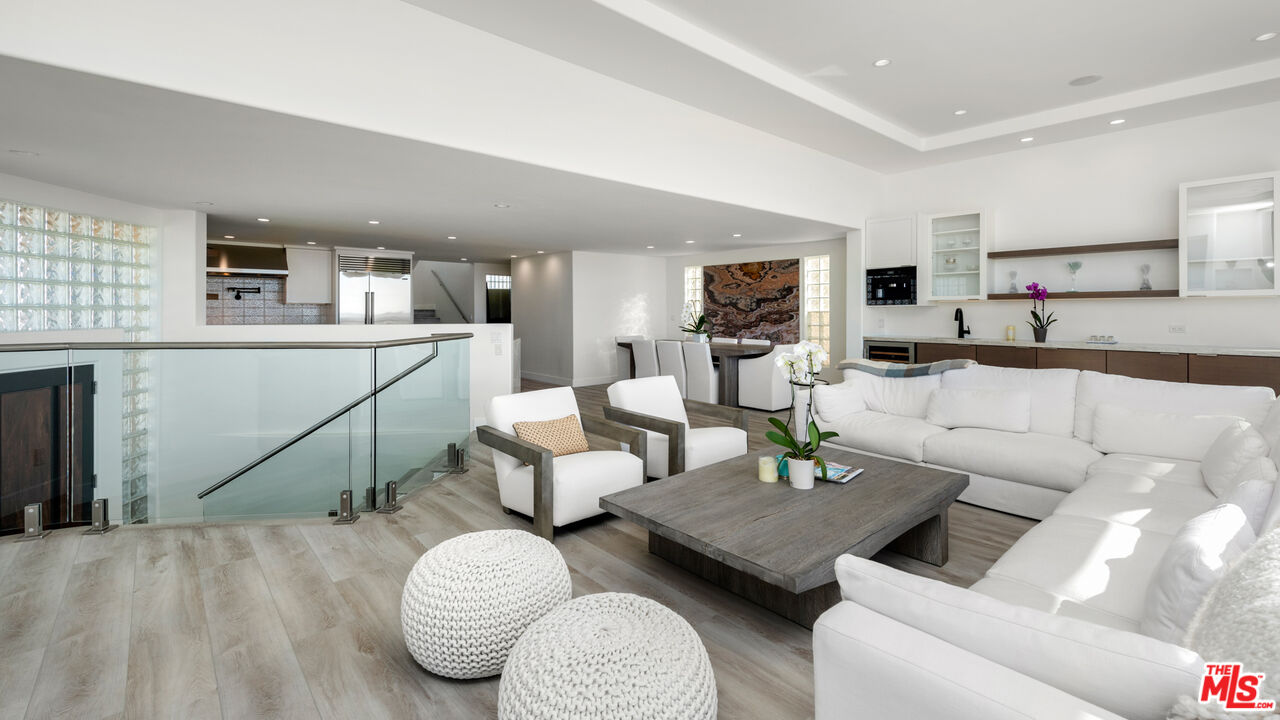 3461 Ocean Drive Oxnard, CA 93035 - Photo 6 of 30