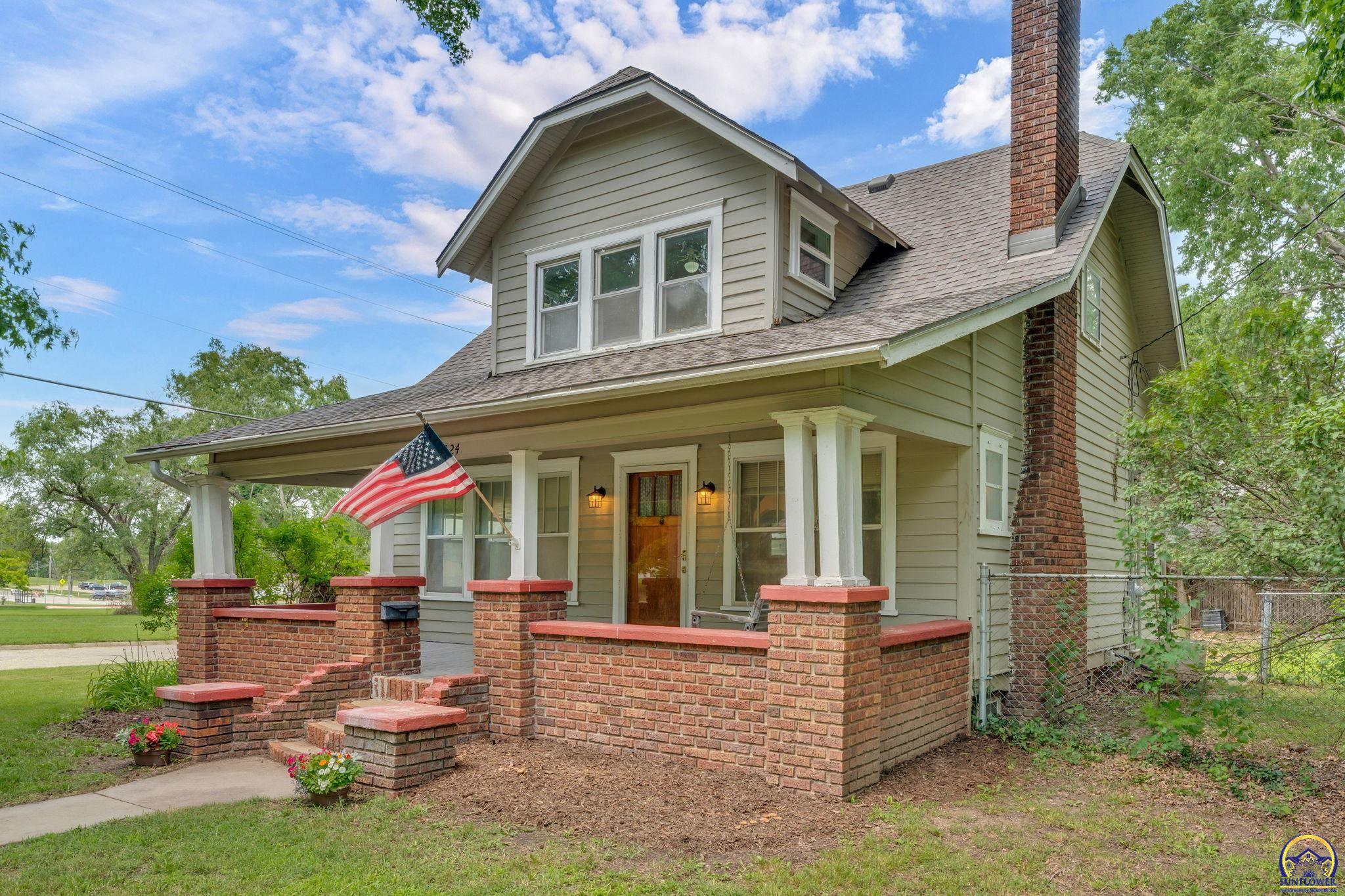 3324 Southwest Front Street Topeka, KS 66606 - Photo 1 of 38