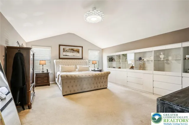 $849,999 | 955 Yorkshire Drive, Breinigsville, PA 18031