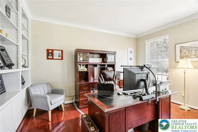 $849,999 | 955 Yorkshire Drive, Breinigsville, PA 18031