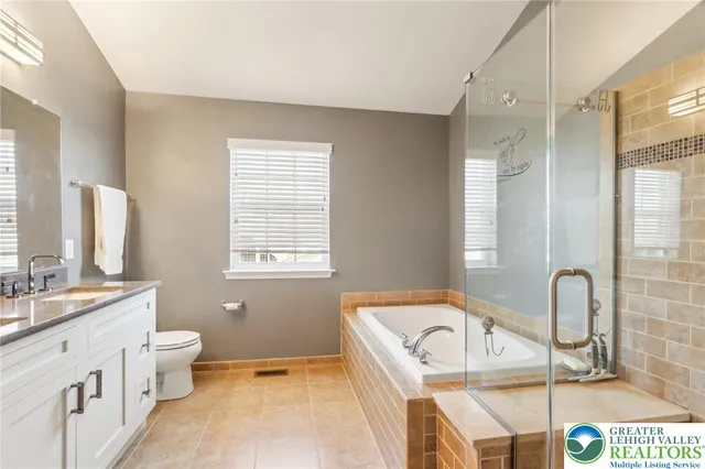 $849,999 | 955 Yorkshire Drive, Breinigsville, PA 18031