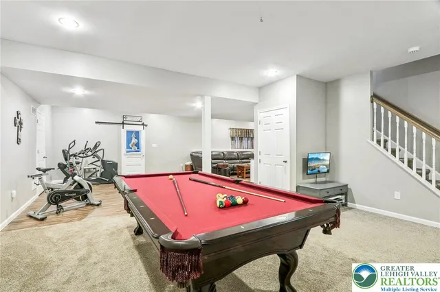 $849,999 | 955 Yorkshire Drive, Breinigsville, PA 18031