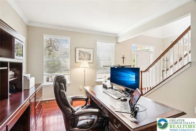 $849,999 | 955 Yorkshire Drive, Breinigsville, PA 18031