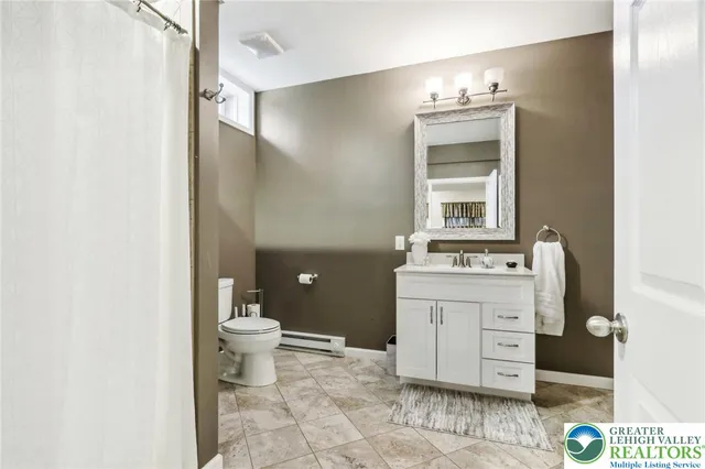 $849,999 | 955 Yorkshire Drive, Breinigsville, PA 18031