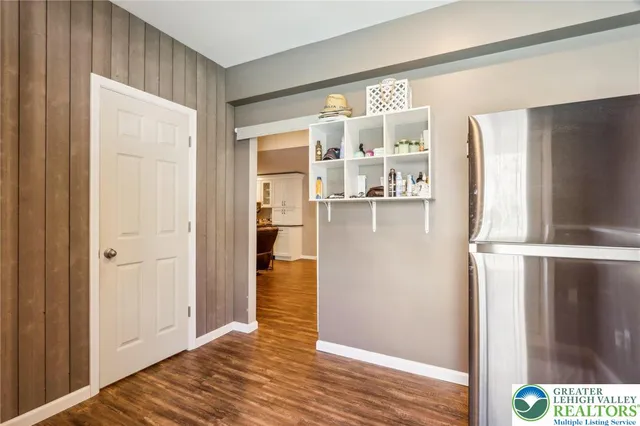 $849,999 | 955 Yorkshire Drive, Breinigsville, PA 18031