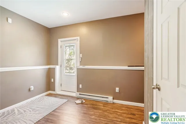 $849,999 | 955 Yorkshire Drive, Breinigsville, PA 18031