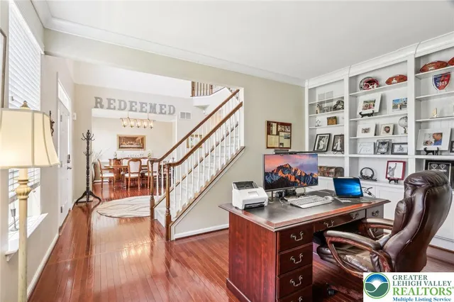 $849,999 | 955 Yorkshire Drive, Breinigsville, PA 18031