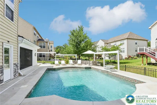 $849,999 | 955 Yorkshire Drive, Breinigsville, PA 18031