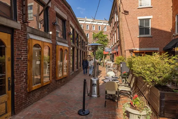 $3,200 | 5 Commercial Alley, Unit 1, Portsmouth, NH 03801