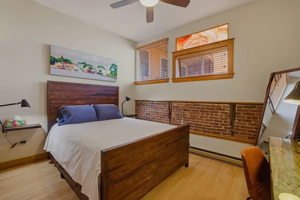 $3,200 | 5 Commercial Alley, Unit 1, Portsmouth, NH 03801