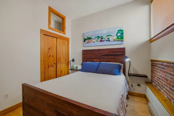 $3,200 | 5 Commercial Alley, Unit 1, Portsmouth, NH 03801