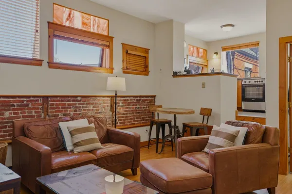 $3,200 | 5 Commercial Alley, Unit 1, Portsmouth, NH 03801