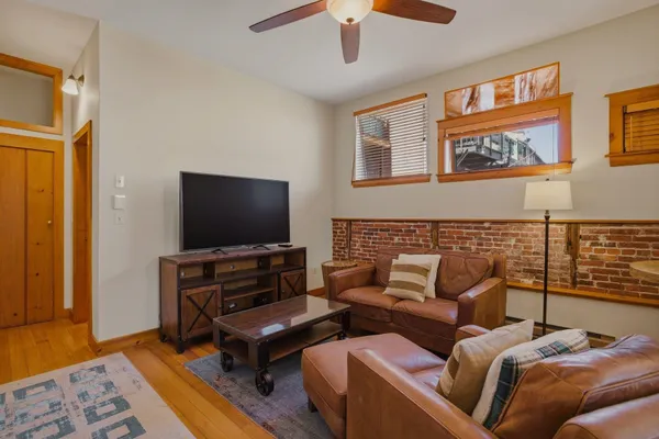 $3,200 | 5 Commercial Alley, Unit 1, Portsmouth, NH 03801