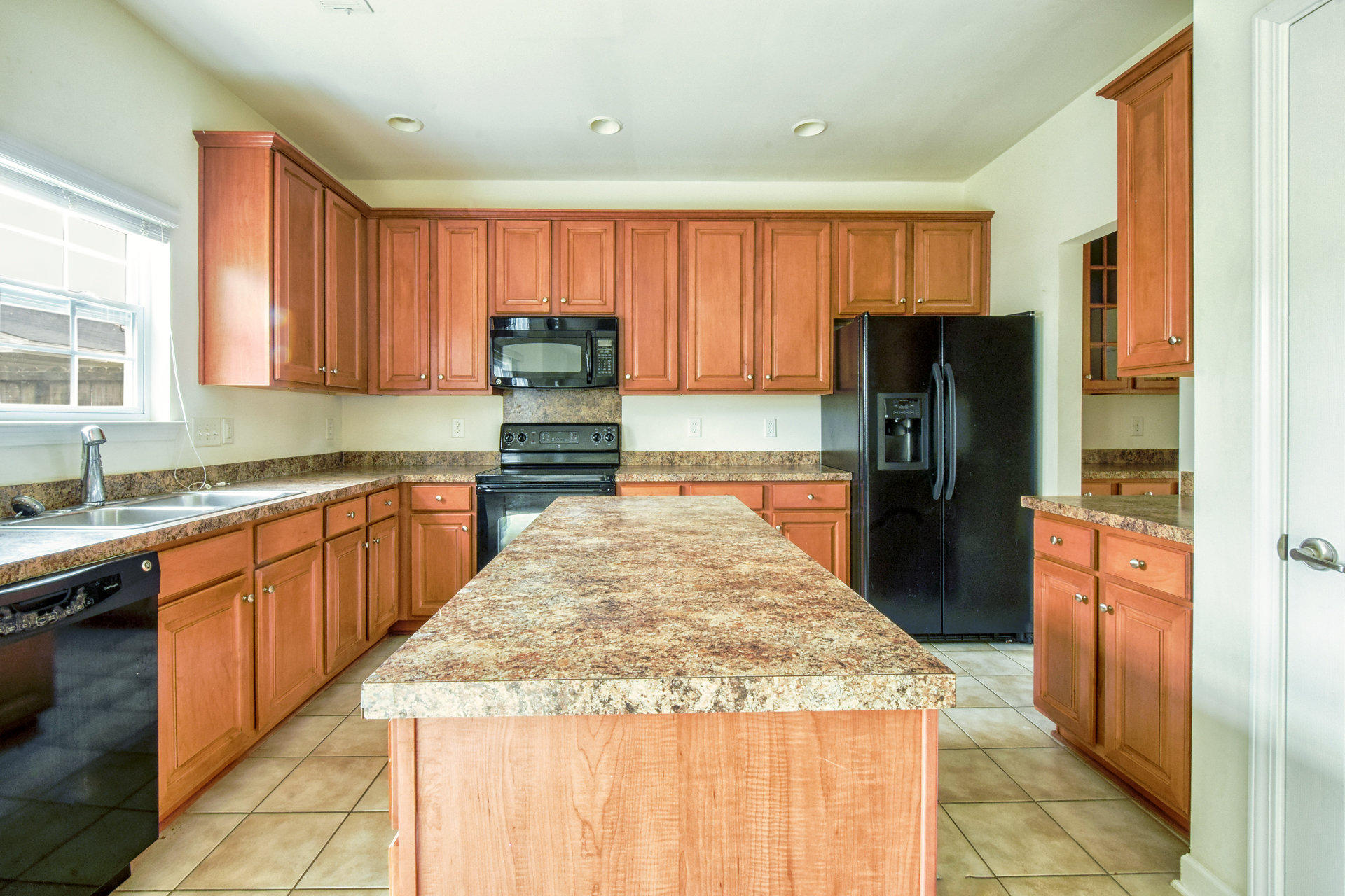 218 2 Forts Road Moncks Corner, SC 29461 - Photo 10 of 20 Eat-in Kitchen