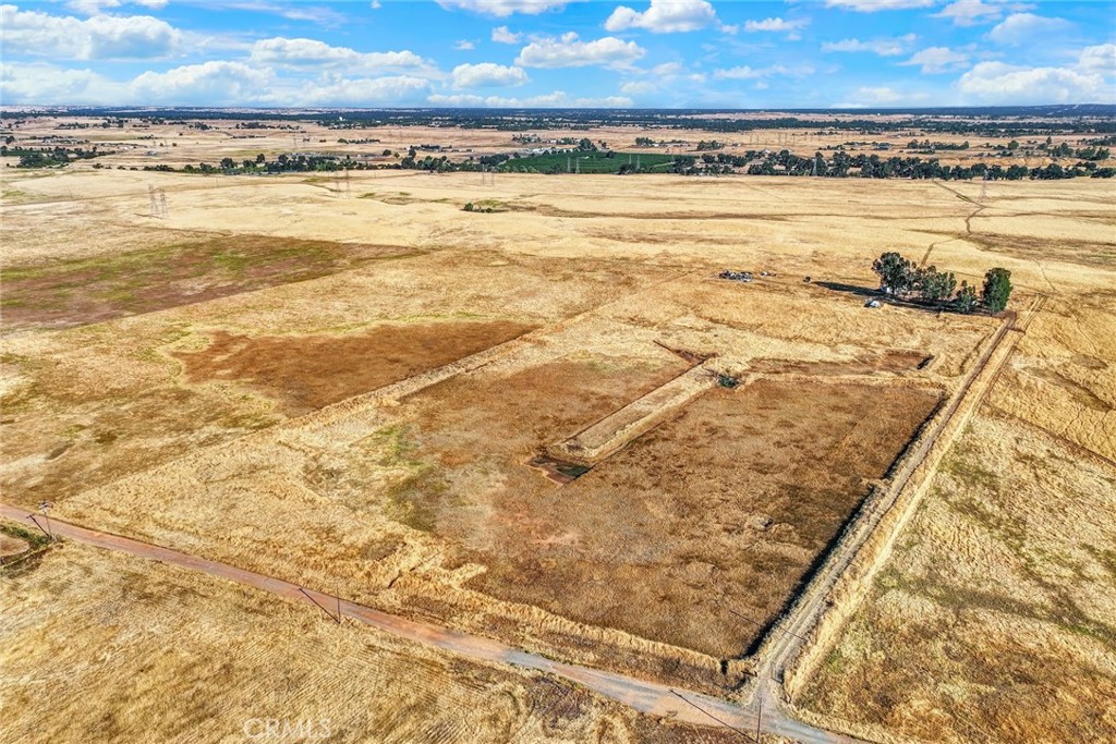20810 Shawn Lane Red Bluff, CA 96080 - Photo 3 of 11 a view of an ocean beach