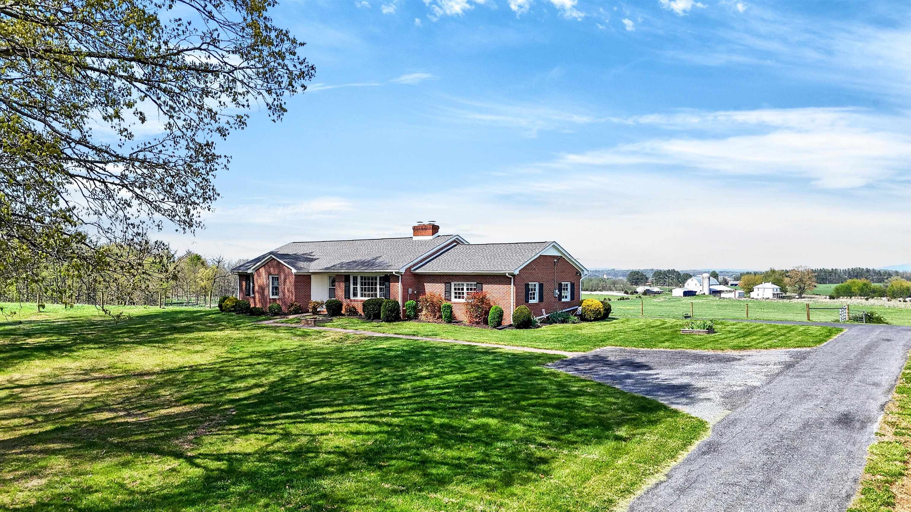 1522 Dam Town Road Fort Defiance, VA 24437 - Photo 3 of 61