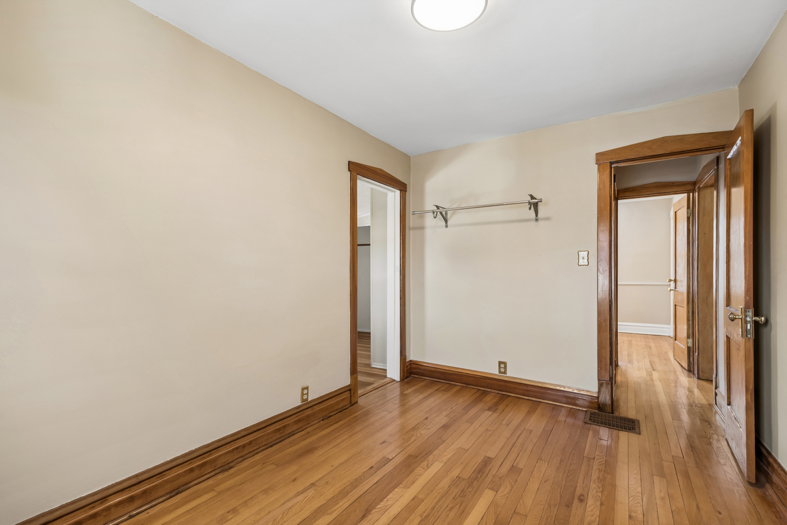 192 Waubansee Road Riverside, IL 60546 - Photo 17 of 31