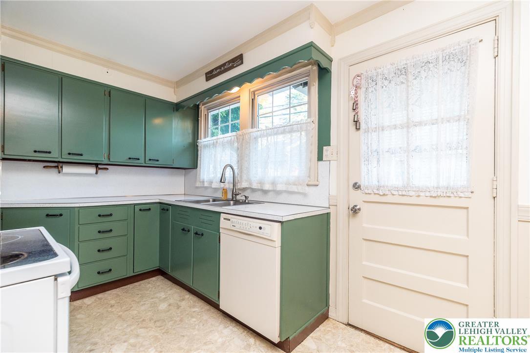 321 Willow Road Hellertown, PA 18055 - Photo 13 of 25 Gallery Image 13