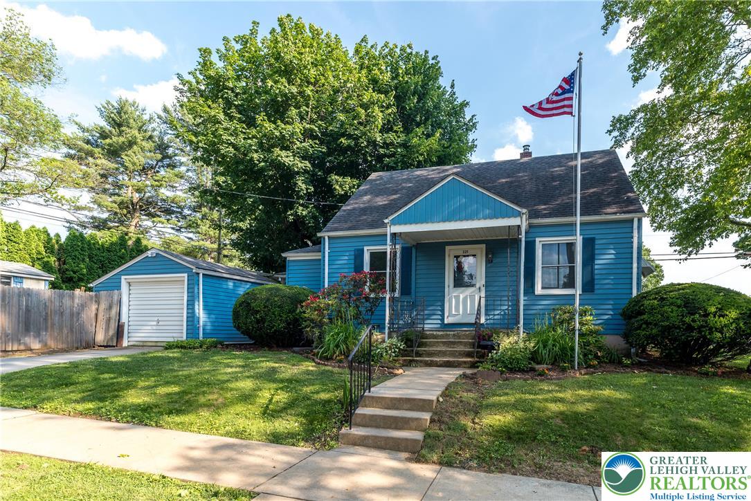 321 Willow Road Hellertown, PA 18055 - Photo 2 of 25 Gallery Image 2