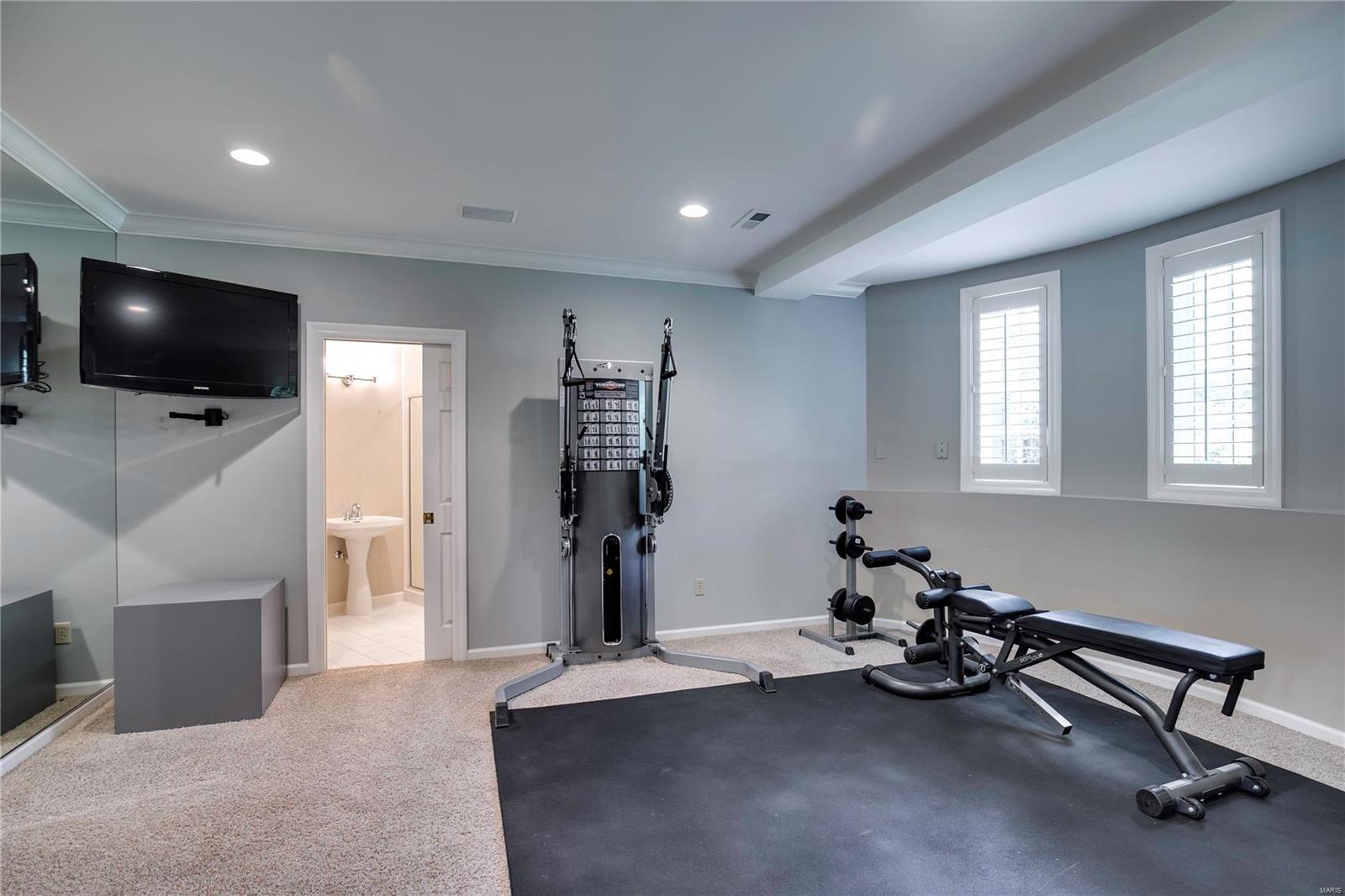 10088 Litzsinger Road Ladue, MO 63124 - Photo 14 of 20 Gallery Image 14