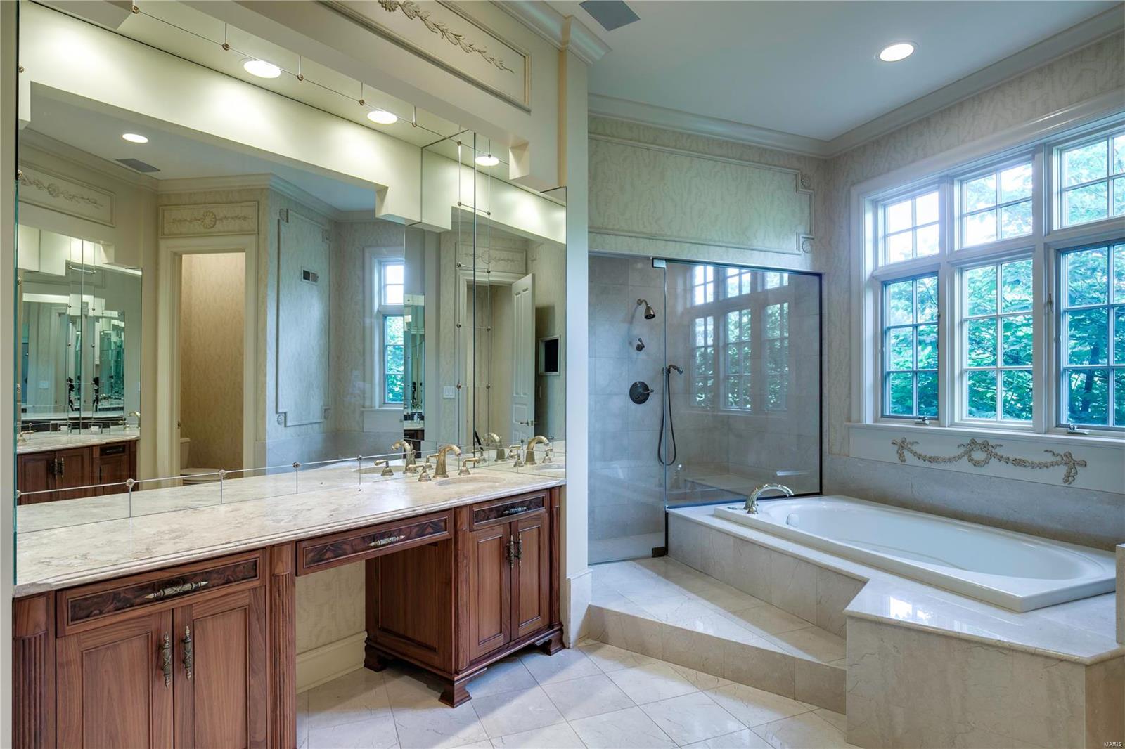 10088 Litzsinger Road Ladue, MO 63124 - Photo 10 of 20 Gallery Image 10
