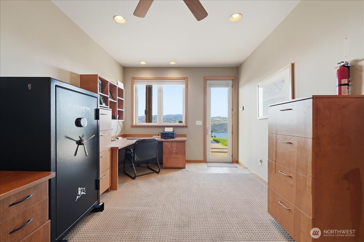 825 Hawks Meadow Road Chelan, WA 98816 - Photo 19 of 40