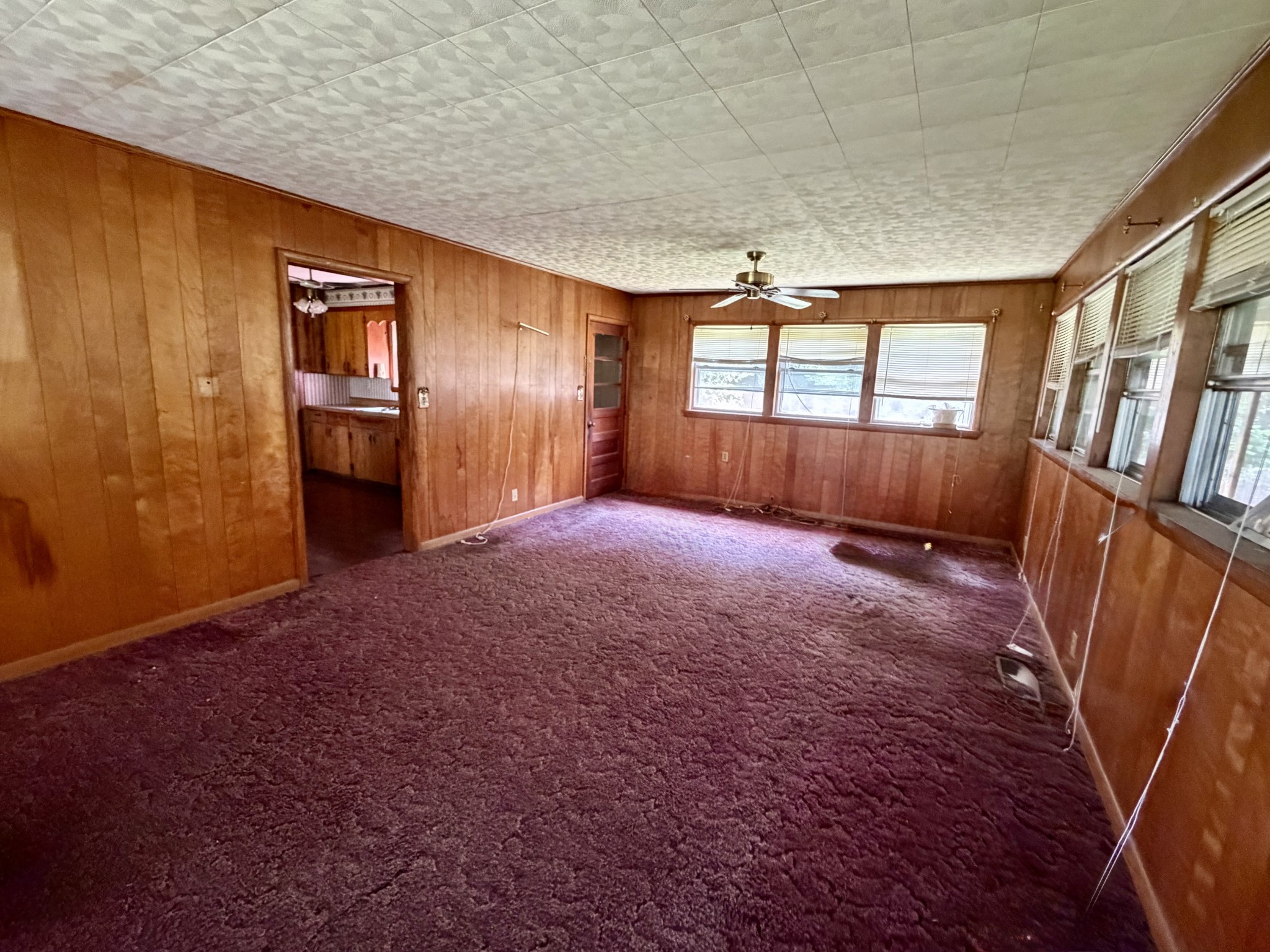 2115 Spring Hill Road Paris, TN 38242 - Photo 10 of 18 a view of an empty room with a window