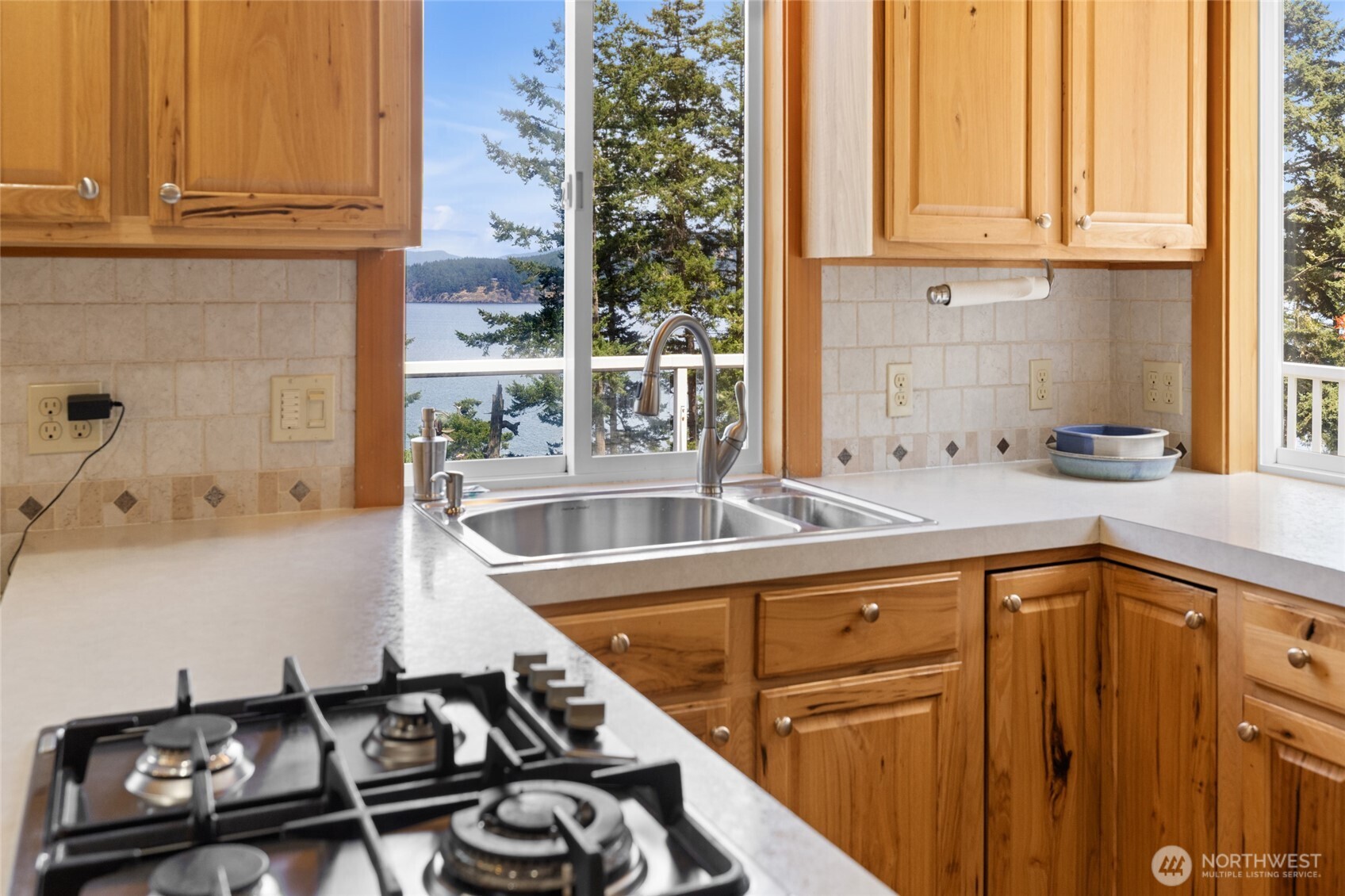 437 Sunrise Road Lopez Island, WA 98261 - Photo 9 of 39