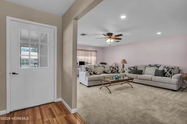 $324,999 | 912 B Dumbarton Drive, Lakewood, NJ 08701