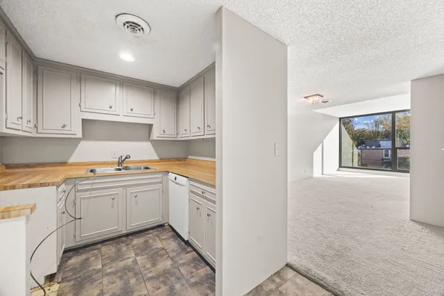 $404,900 | 3901 West End Avenue, Unit 303, Nashville, TN 37205