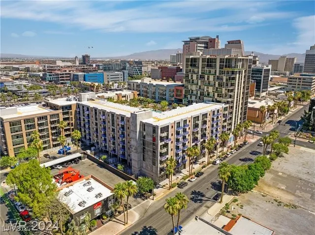 $1,900 | 353 East Bonneville Avenue, Unit 209, Las Vegas, NV 89101