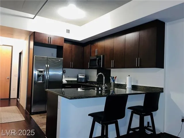 $1,900 | 353 East Bonneville Avenue, Unit 209, Las Vegas, NV 89101