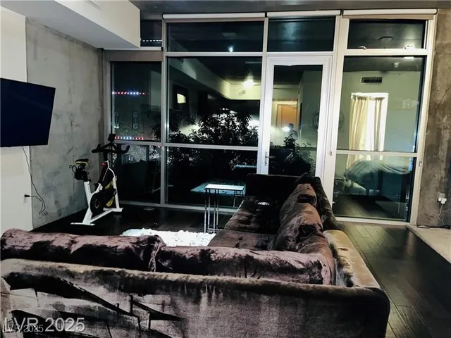 $1,900 | 353 East Bonneville Avenue, Unit 209, Las Vegas, NV 89101