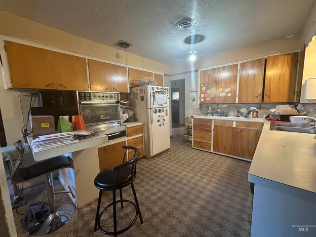 $256,000 | 435 South 10th Street East, Mountain Home, ID 83647