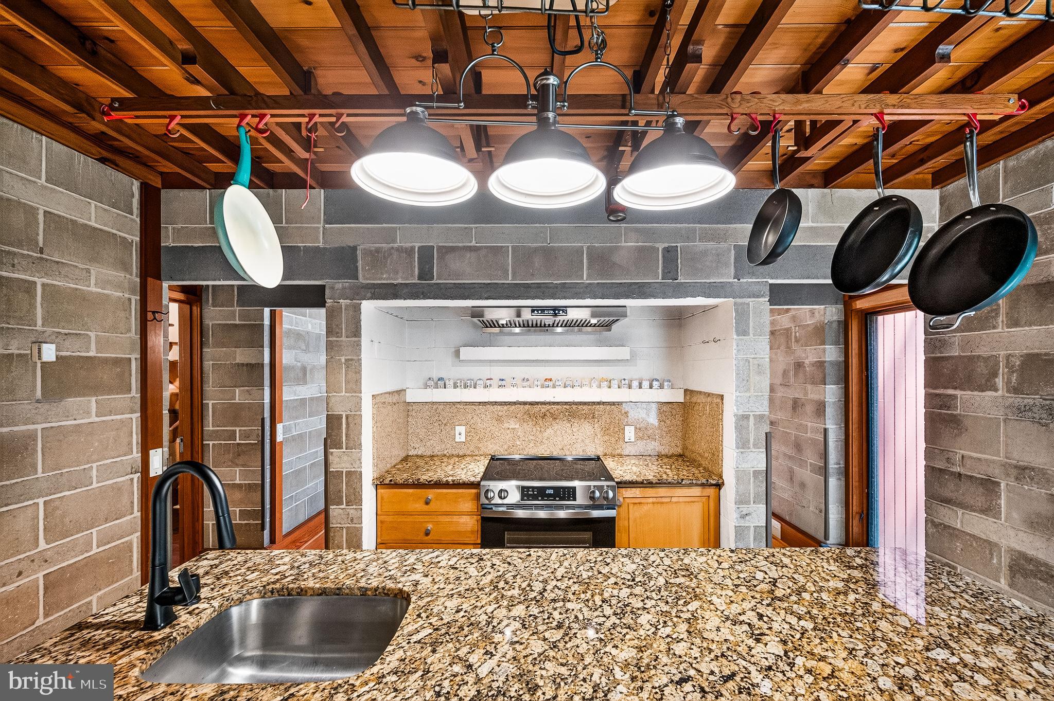 10817 Cross School Road Reston, VA 20191 - Photo 30 of 89 Kitchen