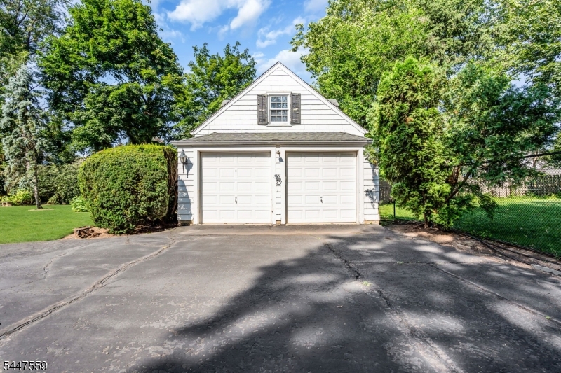 932 Cedarbrook Road Plainfield, NJ 07060 - Photo 41 of 44 Gallery Image 41