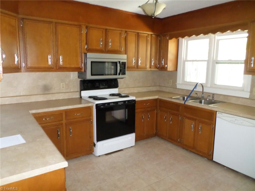 349 Rockford Road Dobson, NC 27017 - Photo 3 of 14 Gallery Image 3