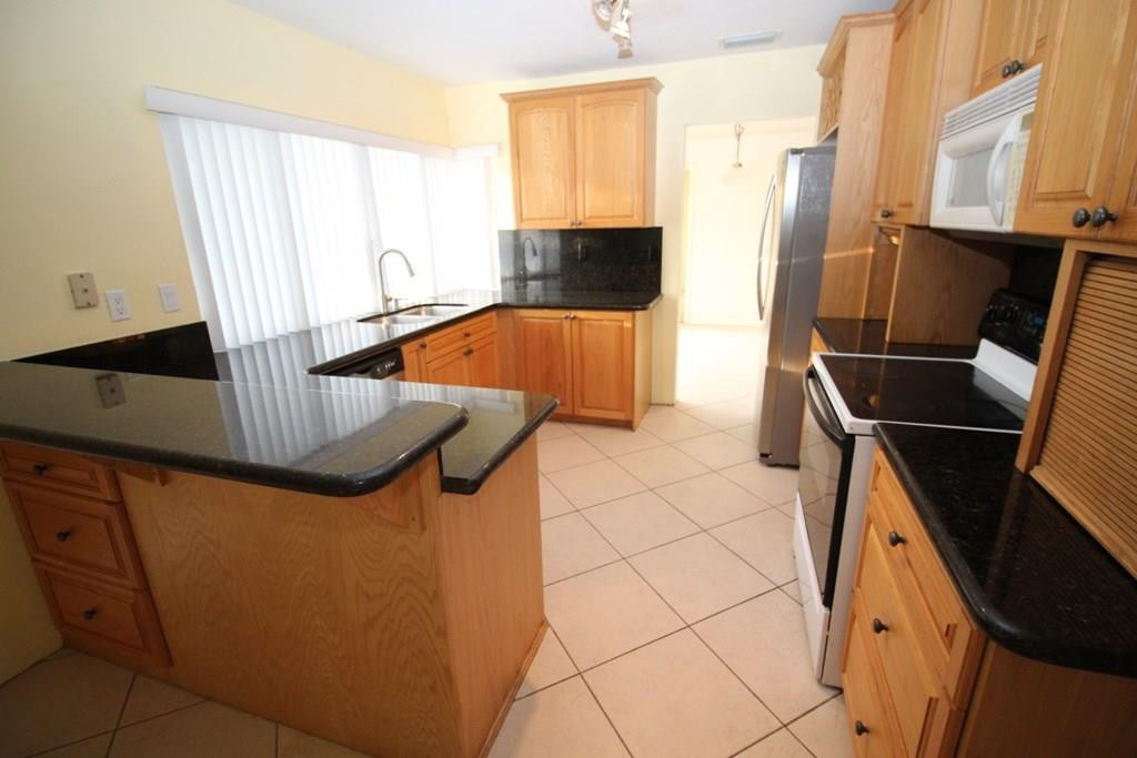8291 Northwest 68th Avenue Tamarac, FL 33321 - Photo 13 of 25 Photo 13