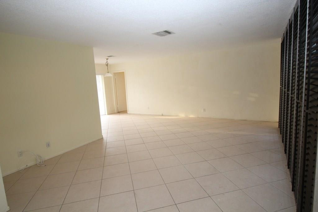 8291 Northwest 68th Avenue Tamarac, FL 33321 - Photo 5 of 25 Photo 5