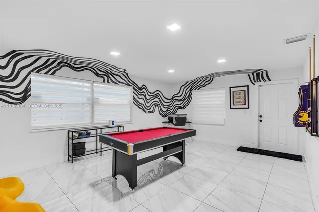 $5,000 | 695 Northeast 160th Street, Miami, FL 33162