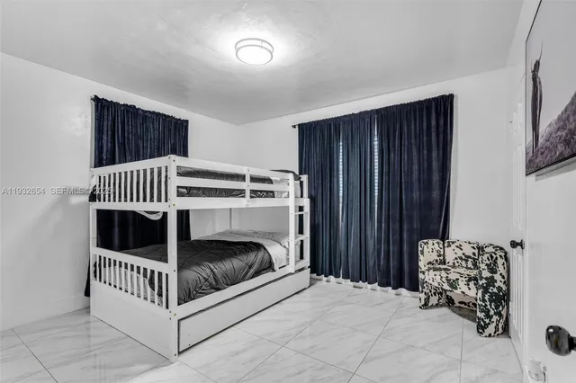 $5,000 | 695 Northeast 160th Street, Miami, FL 33162