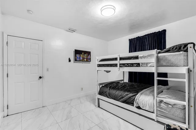 $5,000 | 695 Northeast 160th Street, Miami, FL 33162