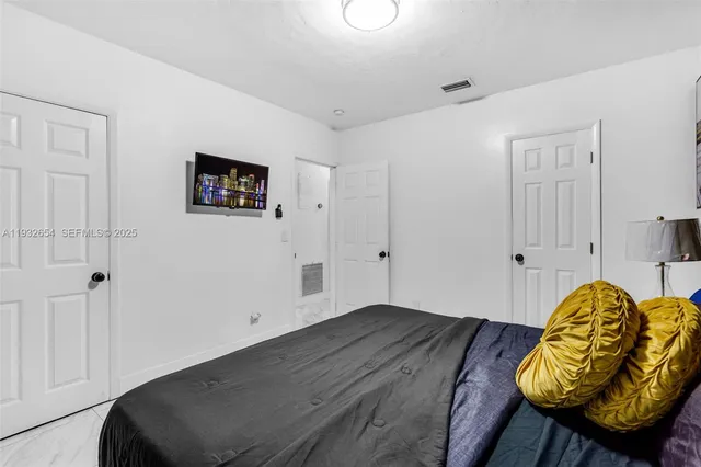 $5,000 | 695 Northeast 160th Street, Miami, FL 33162