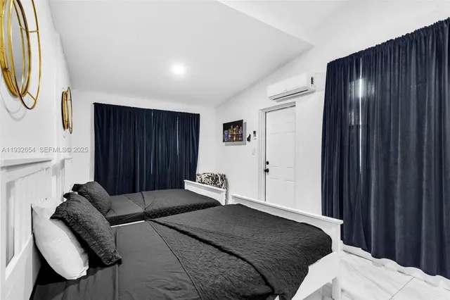 $5,000 | 695 Northeast 160th Street, Miami, FL 33162