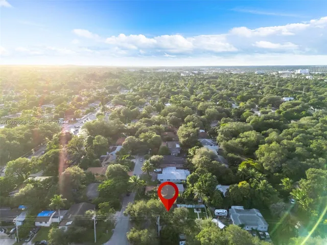 $5,000 | 695 Northeast 160th Street, Miami, FL 33162